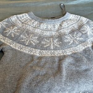 Gray Snowflake Pattern Women's Sweater